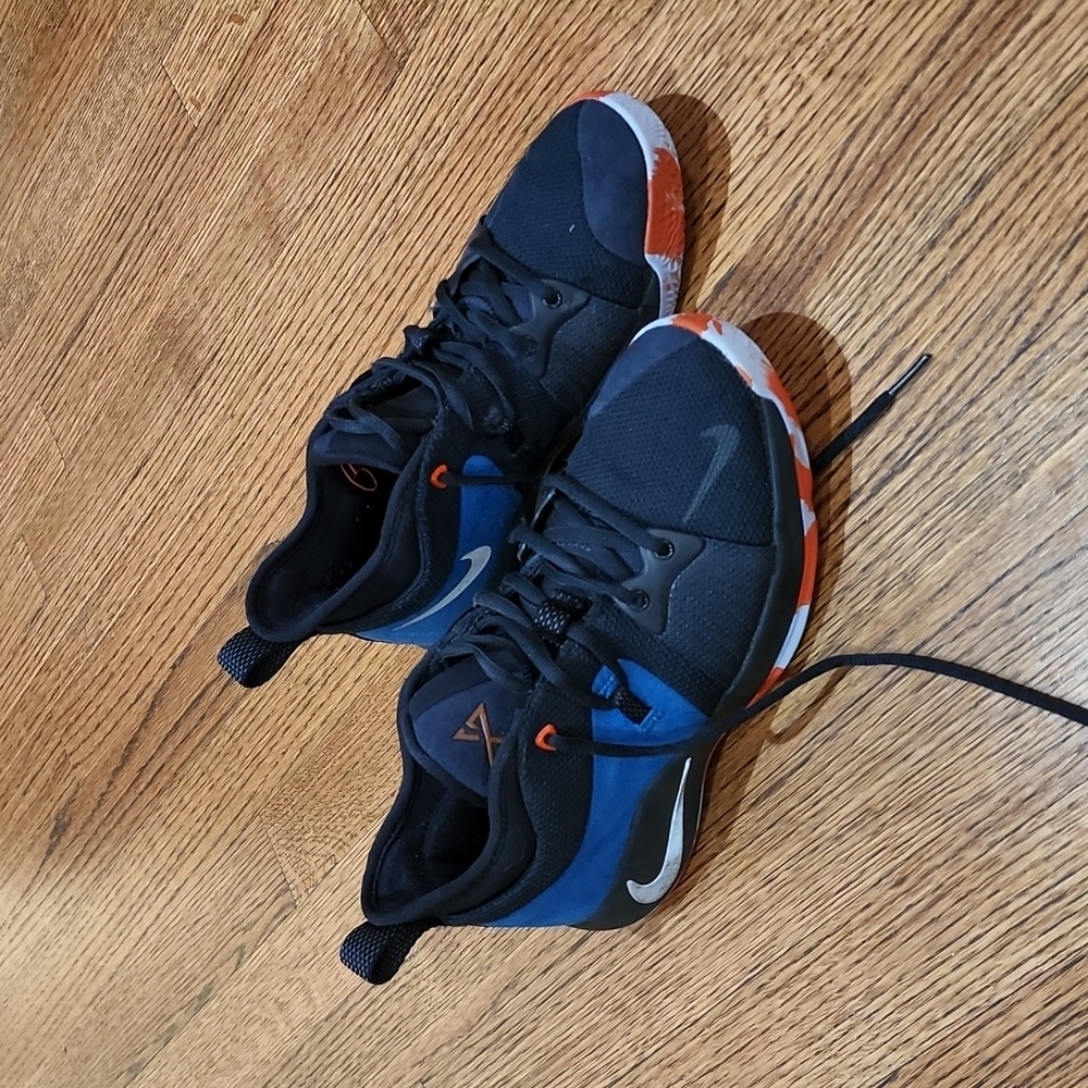 Nike basketball shoes, GUC, size 6Y